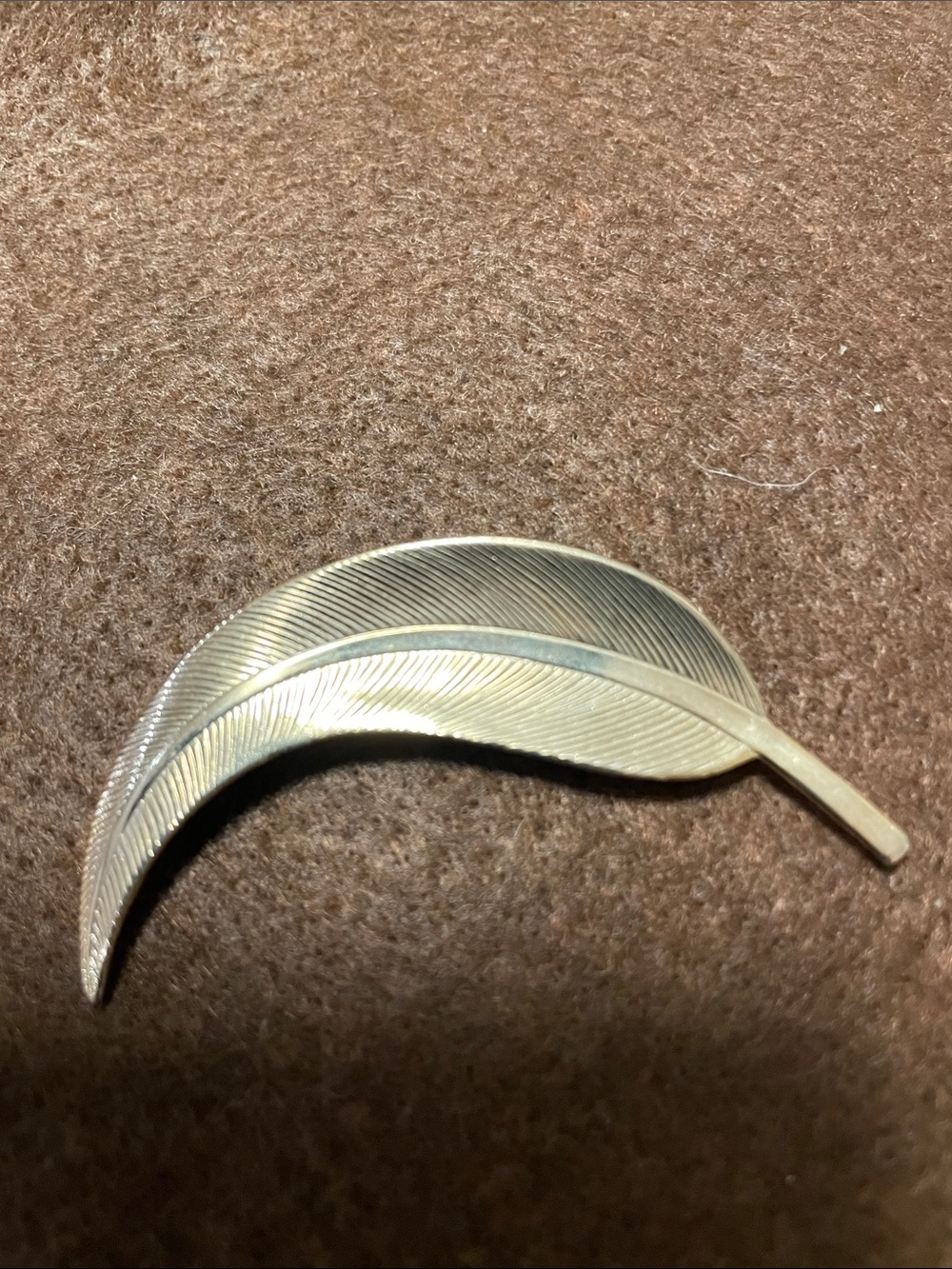 Vintage Gold Feather Lapel Pin - Men's Accessory